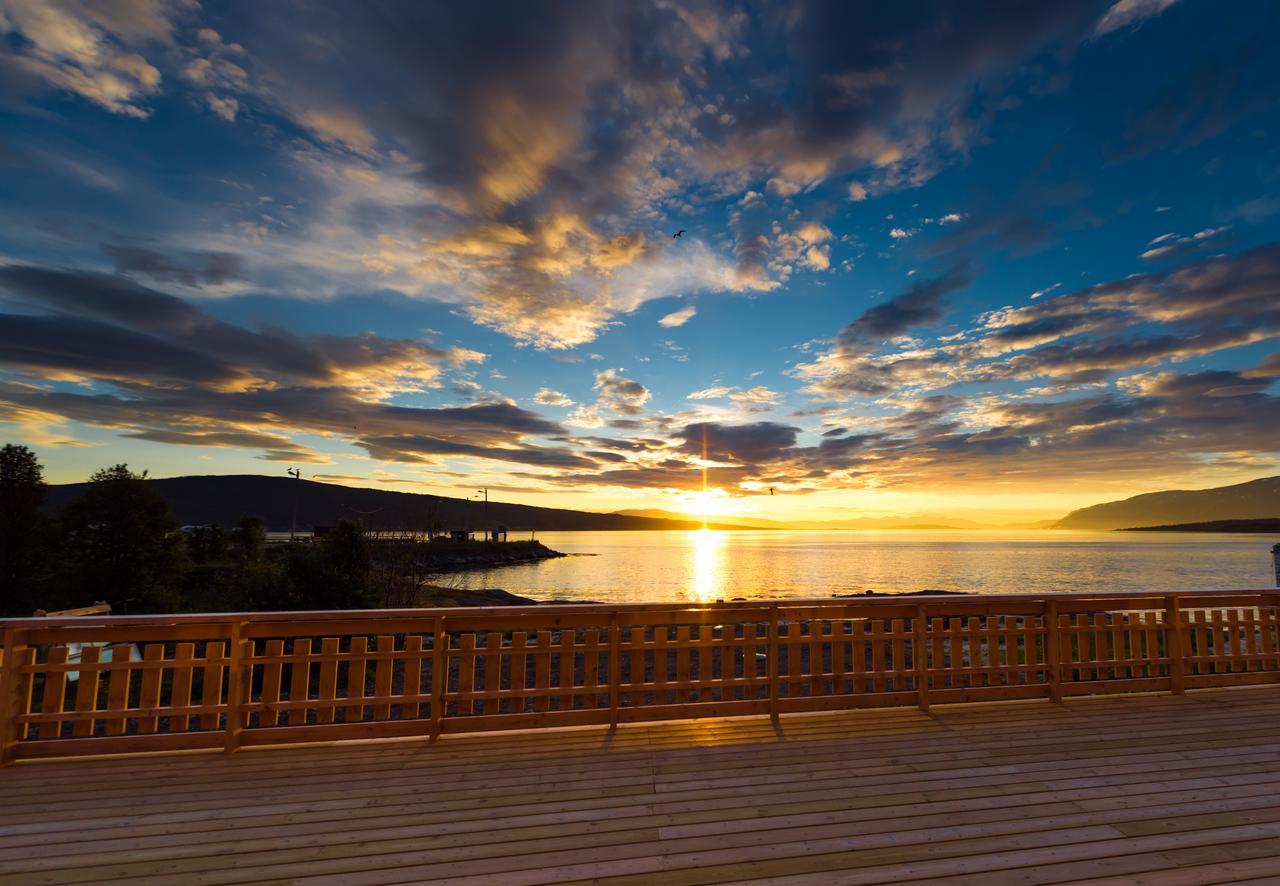Vikran Vacation: Sea Fishing And Northern Lights Экстерьер фото